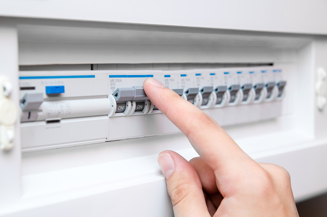 Elektro&shy;installation bei Maqastena GmbH & Co. KG in Tegernheim