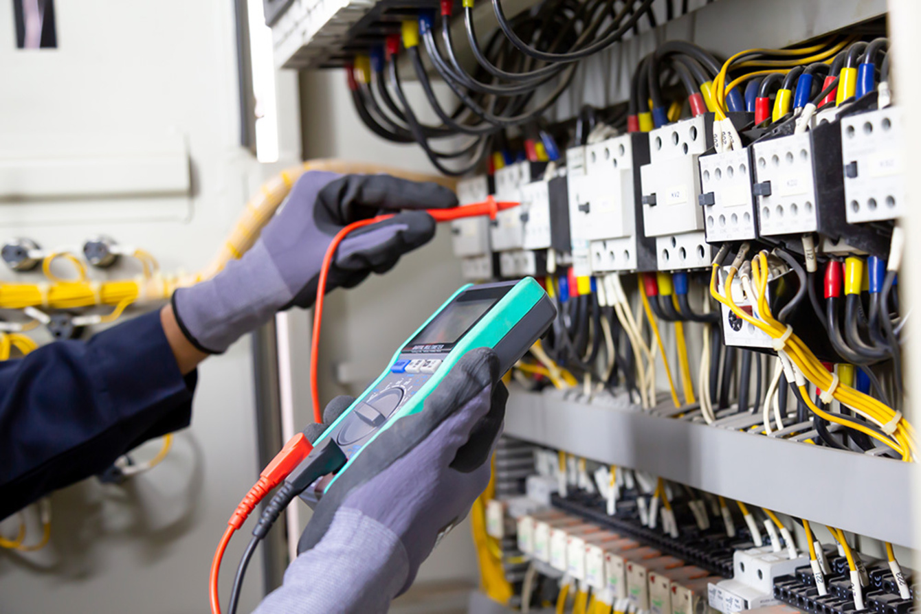 Elektroanlagen-Kontrolle bei Maqastena GmbH & Co. KG in Tegernheim